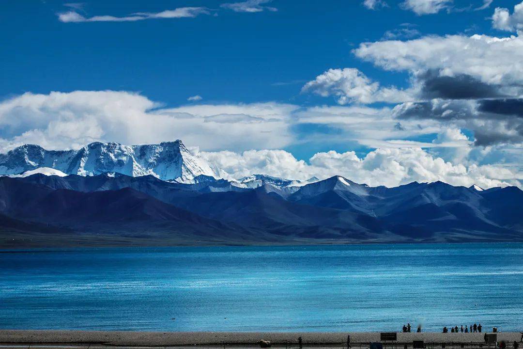 西藏，和平发展繁荣的生动画卷